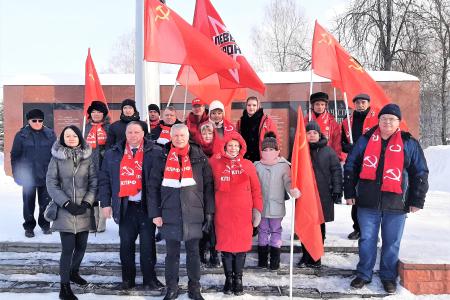 Костромские коммунисты отметили День Советской Армии и Военно-Морского Флота