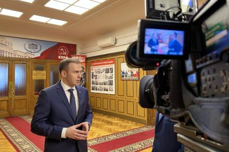 13 февраля на телеканале "Россия 1" выйдет сюжет, посвященный 30-летию возрождения КПРФ