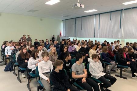 Самарские коммунисты провели пять патриотических уроков