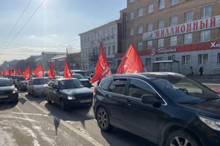 Тульские коммунисты организовали автопробег, посвященный Дню Красной Армии и Военно-морского флота