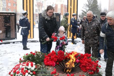 Рязанские коммунисты возложили цветы к мемориалу воинам-рязанцам, погибшим в локальных войнах