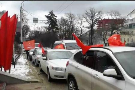 Лидер ставропольских коммунистов Виктор Гончаров: С каждым разом в «краснознамённых» автопробегах участвует всё больше народа!