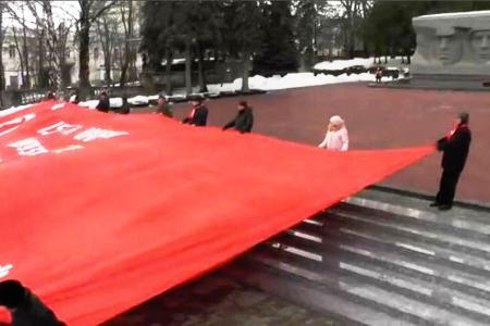 Лидер ставропольских коммунистов Виктор Гончаров: С каждым разом в «краснознамённых» автопробегах участвует всё больше народа!