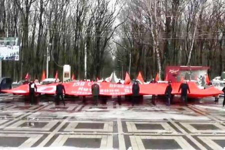 Лидер ставропольских коммунистов Виктор Гончаров: С каждым разом в «краснознамённых» автопробегах участвует всё больше народа!