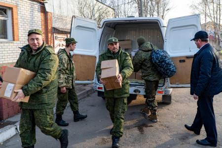 Курские депутаты-коммунисты оказывают гуманитарную помощь участникам СВО, жителям ЛНР и ДНР