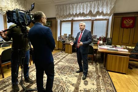 13 февраля на телеканале "Россия 1" выйдет сюжет, посвященный 30-летию возрождения КПРФ