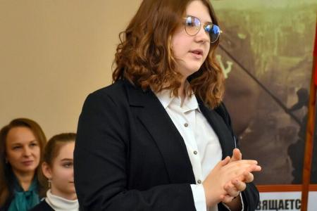 Глава Хакасии Валентин Коновалов встретился с жителями ЛНР