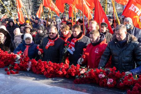 Курские коммунисты достойно отметили День Красной Армии