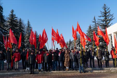 Курские коммунисты достойно отметили День Красной Армии