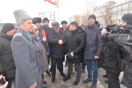 Новосибирские коммунисты отправили гуманитарный конвой на Донбасс
