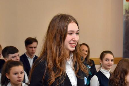Глава Хакасии Валентин Коновалов встретился с жителями ЛНР