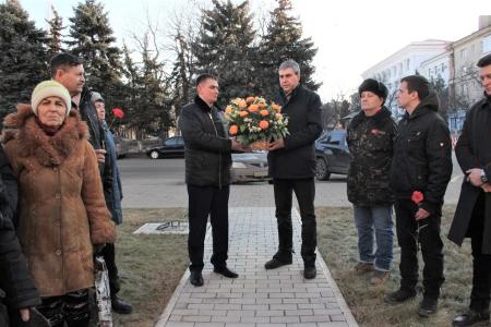 Луганские коммунисты почтили память первого главы ЛНР, члена КПРФ Валерия Болотова