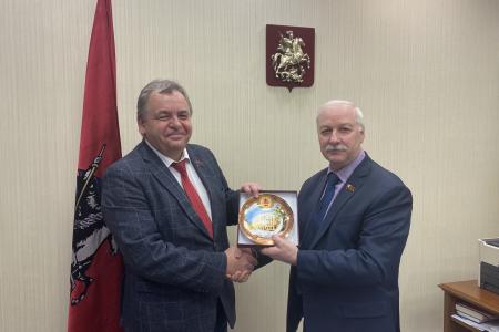 Депутаты-коммунисты Москвы и Новосибирской области налаживают тесное сотрудничество