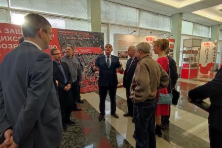 Депутаты фракции КПРФ в Мосгордуме посетили выставку, посвящённую 30-летию воссоздания Коммунистической партии Российской Федерации