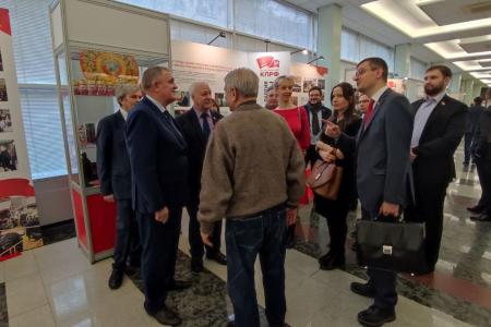Депутаты фракции КПРФ в Мосгордуме посетили выставку, посвящённую 30-летию воссоздания Коммунистической партии Российской Федерации