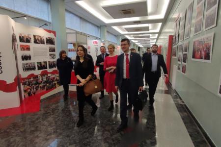 Депутаты фракции КПРФ в Мосгордуме посетили выставку, посвящённую 30-летию воссоздания Коммунистической партии Российской Федерации