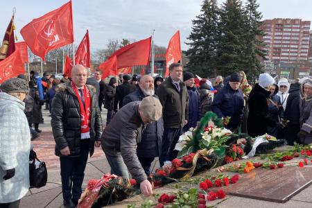 Коммунисты Калининграда отметили митингом День Советской Армии и Военно-Морского Флота
