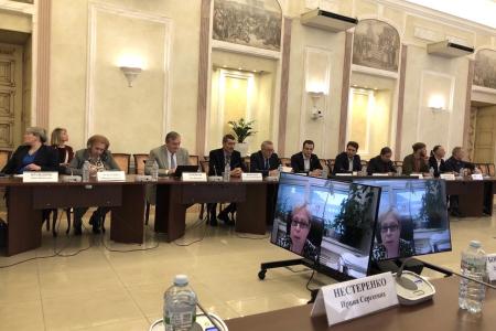 Олег Лебедев выступил в Общественной палате РФ на круглом столе, посвящённом экологическим проблемам гибели пчёл