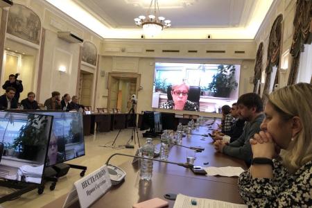 Олег Лебедев выступил в Общественной палате РФ на круглом столе, посвящённом экологическим проблемам гибели пчёл