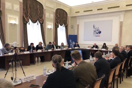 Олег Лебедев выступил в Общественной палате РФ на круглом столе, посвящённом экологическим проблемам гибели пчёл