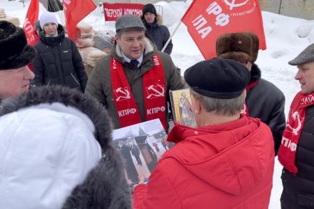 Псковский обком КПРФ принял участие в формировании 105-го гуманитарного Конвоя КПРФ на Донбасс