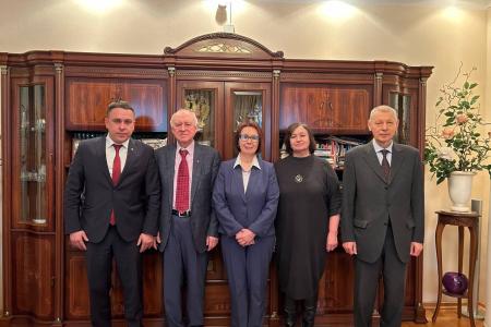 Сенатор Айрат Гибатдинов посетил Московский гуманитарный университет