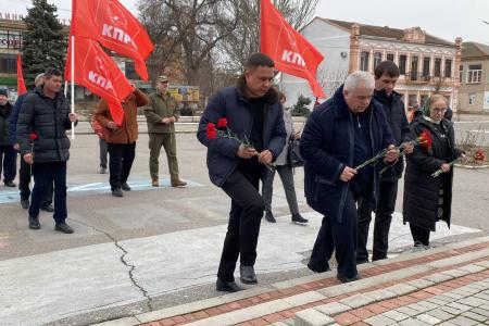 Член ЦК КПРФ, сенатор РФ А. Гибатдинов поздравил военнослужащих с Днем Защитника Отечества