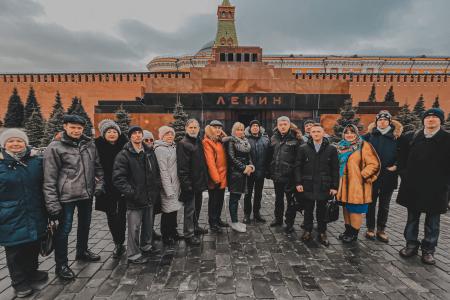 Делегация ярославских коммунистов посетила выставку в Госдуме, посвященную 30-летию возрождения КПРФ