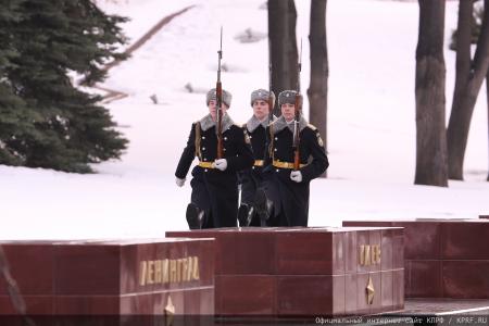 Под Красным Знаменем Сталинграда – к новым победам!