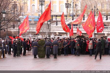 Под Красным Знаменем Сталинграда – к новым победам!