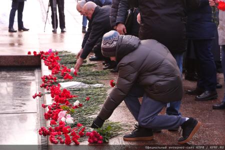 Под Красным Знаменем Сталинграда – к новым победам!