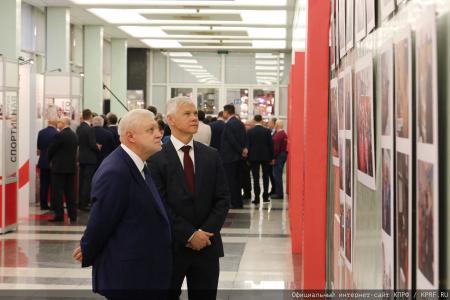 "Летопись тридцатилетней истории КПРФ". Публицист Галина Платова об открывшейся в Госдуме выставке