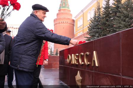 Под Красным Знаменем Сталинграда – к новым победам!