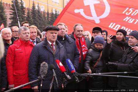 Под Красным Знаменем Сталинграда – к новым победам!