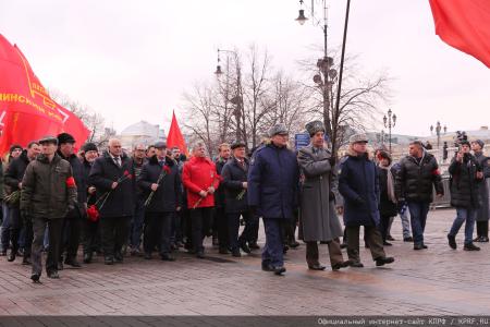 Под Красным Знаменем Сталинграда – к новым победам!