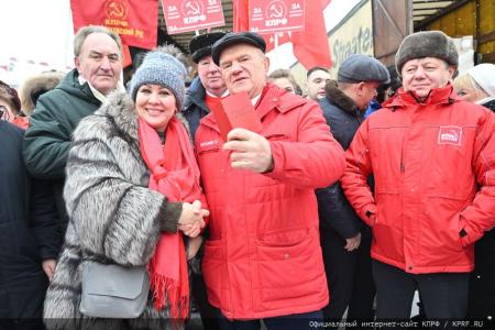 105-й юбилейный гуманитарный конвой от КПРФ ушел на Донбасс