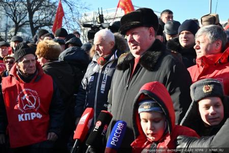 Резолюция встречи депутатов ГД ФС РФ с избирателями о 105-й годовщине Рабоче-Крестьянской Красной Армии и в поддержку специальной военно-политической операции Российской Армии