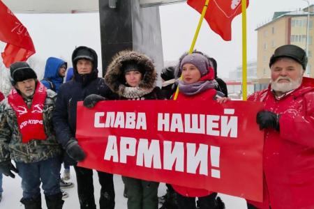 Ямальские коммунисты отпраздновали День Советской Армии и Военно-Морского Флота