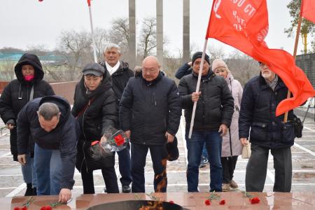 Коммунисты Калмыкии отмечают День защитника Отечества