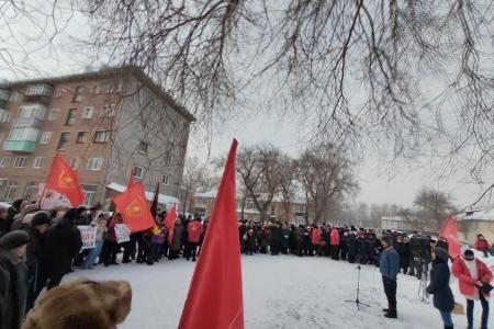 Алтайский край. Массовый митинг в Рубцовске против роста тарифов ЖКХ дал старт уличной протестной кампании в регионе