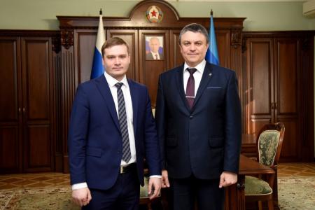Глава Хакасии Валентин Коновалов находится в командировке в ЛНР: проведение рабочих встреч с первыми лицами, гуманитарная миссия