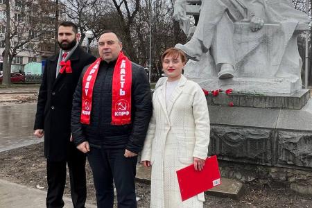 В Крыму прошел митинг, посвященный 30-летию возрождения Компартии