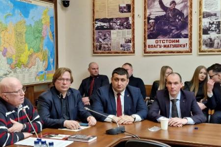 В Государственной Думе прошёл круглый стол «80 лет Победы в Сталинградской битве»