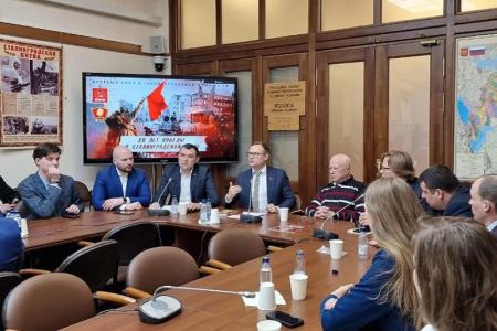 В Государственной Думе прошёл круглый стол «80 лет Победы в Сталинградской битве»