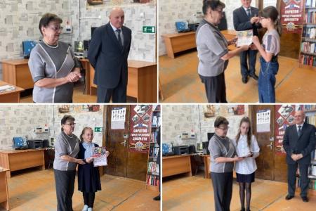 Саратовская область. Ольга Алимова вручила грамоты победителям конкурса "Великий, могучий Советский Союз"
