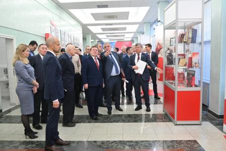 Депутаты КПРФ в Госдуме встретились с министром И.Э. Файзуллиным и посетили выставку, посвященную 30-летию возрождения нашей партии
