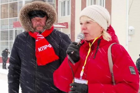 Ямальские коммунисты отпраздновали День Советской Армии и Военно-Морского Флота