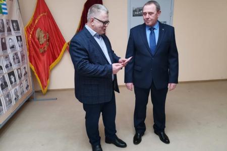 Руководитель фракции КПРФ в Московской областной Думе Александр Наумов встретился с озёрскими коммунистами