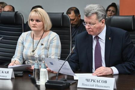 По инициативе фракции КПРФ, в Мособлдуме, прошёл круглый стол, посвящённый проблемам социальной защиты многодетных семей в Подмосковье