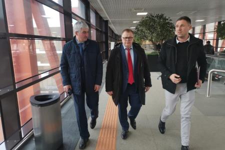 Руководитель фракции КПРФ в Московской областной Думе Александр Наумов посетил с рабочим визитом международный аэропорт Шереметьево